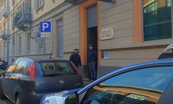 https://www.quotidianopiemontese.it/wp-content/uploads/2026/07/commissariato-polizia-di-stato-san-donato-590x354.jpg