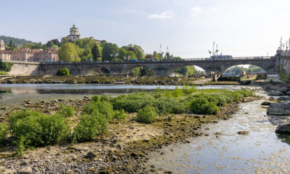 https://www.quotidianopiemontese.it/wp-content/uploads/2026/07/fiume-po-secco--590x354.jpg