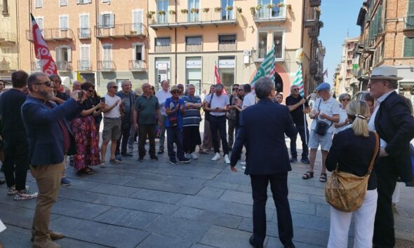 https://www.quotidianopiemontese.it/wp-content/uploads/2026/07/manifestazione-giornalisti-aggresione-chivasso-590x354.jpg