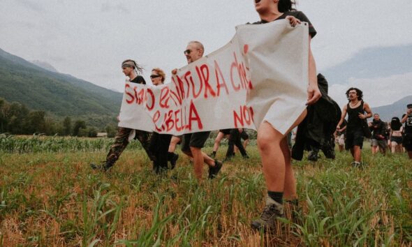 Cantiere della Tav con segni di danneggiamento dopo protesta No Tav a Chiomonte in Valle d'Aosta