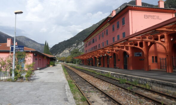 https://www.quotidianopiemontese.it/wp-content/uploads/2026/08/Gare_de_Breil-sur-Roya-590x354.jpeg