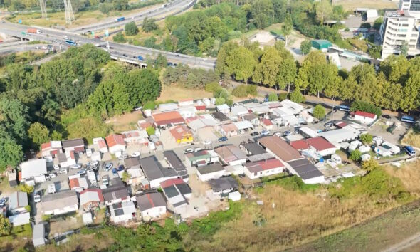 https://www.quotidianopiemontese.it/wp-content/uploads/2026/08/campo-nomadi-mirafiori-torino-590x354.jpg