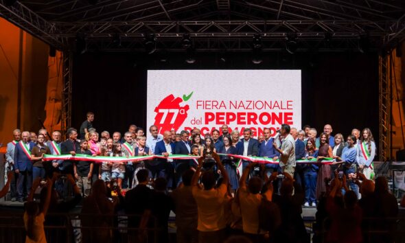https://www.quotidianopiemontese.it/wp-content/uploads/2026/08/inaugurazione-77-esima-fiera-del-peperone-di-carmagnola-590x354.jpg