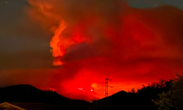 https://www.quotidianopiemontese.it/wp-content/uploads/2026/08/incendio-mornese-1-590x354.png