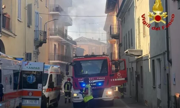 https://www.quotidianopiemontese.it/wp-content/uploads/2026/08/incendio-santhia-vigili-del-fuoco-ambulanza-590x354.webp