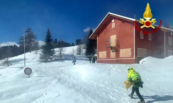 https://www.quotidianopiemontese.it/wp-content/uploads/2026/08/valsusa-inverno-vigili-del-fuoco-590x354.webp