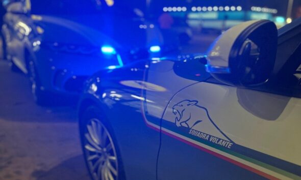 https://www.quotidianopiemontese.it/wp-content/uploads/2026/09/foto-volante-notte-polizia-e1788358908952-590x354.jpg