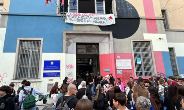 https://www.quotidianopiemontese.it/wp-content/uploads/2026/10/liceo-torino-regina-margherita-occupato-590x354.png