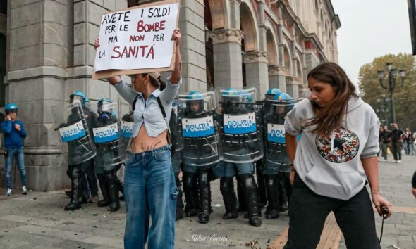 https://www.quotidianopiemontese.it/wp-content/uploads/2026/10/manifestazione-caro-vita-torino-1-590x354.jpg