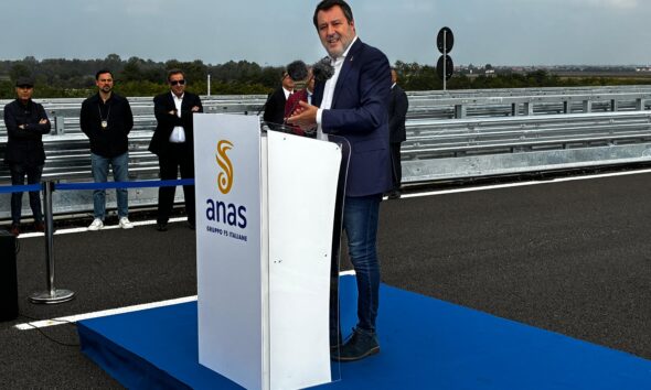 https://www.quotidianopiemontese.it/wp-content/uploads/2026/10/salvini-tangenziale-novara-590x354.jpeg